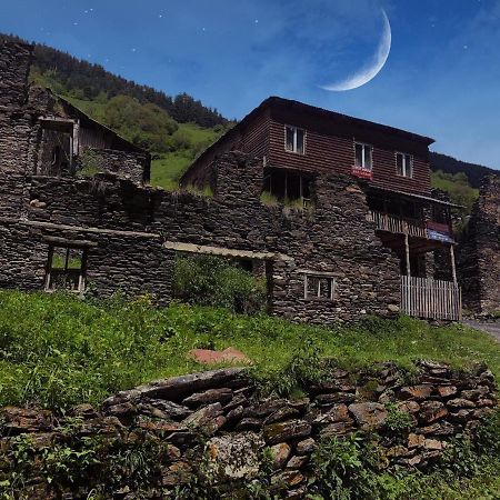 梅斯蒂亚Raul Lushnu Darbaz住宿加早餐旅馆 外观 照片