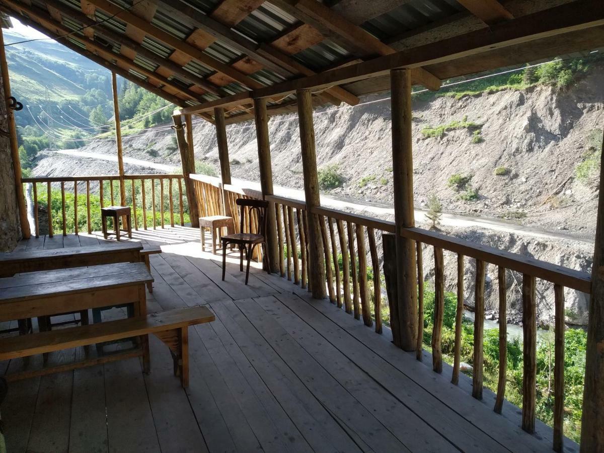 梅斯蒂亚Raul Lushnu Darbaz住宿加早餐旅馆 外观 照片
