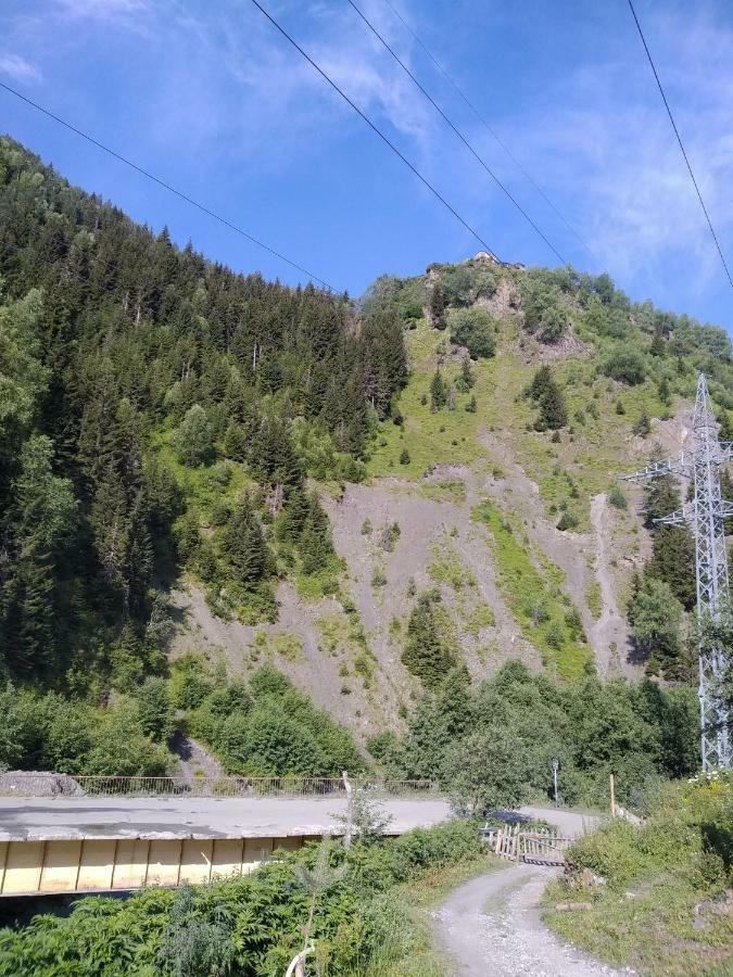 梅斯蒂亚Raul Lushnu Darbaz住宿加早餐旅馆 外观 照片