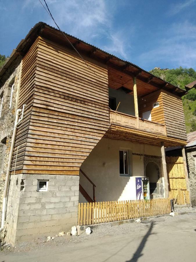 梅斯蒂亚Raul Lushnu Darbaz住宿加早餐旅馆 外观 照片