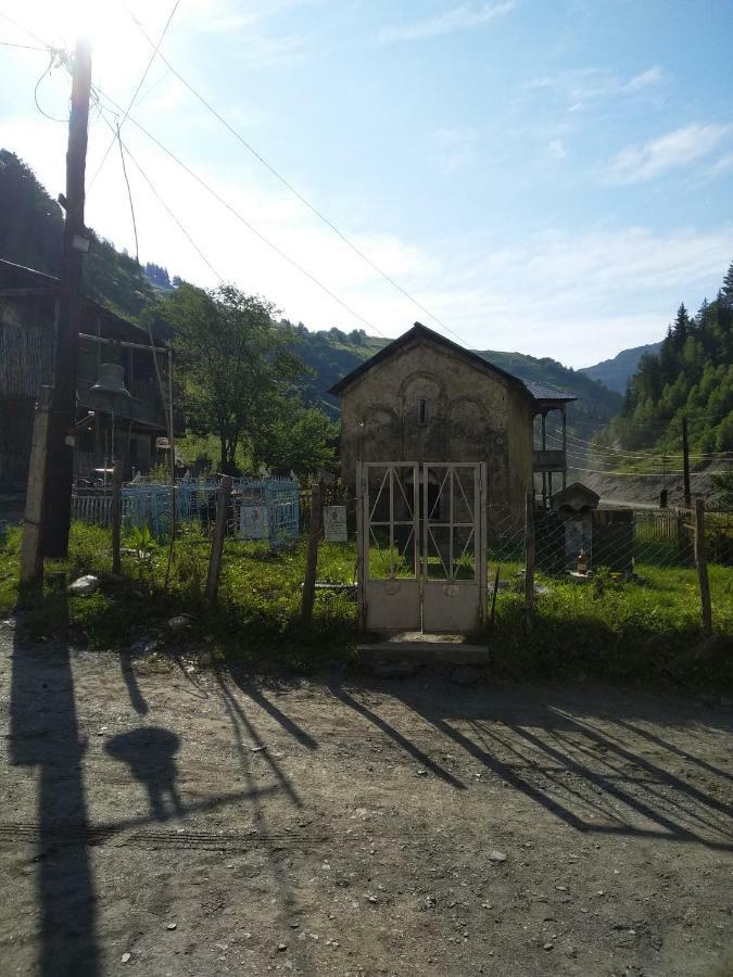 梅斯蒂亚Raul Lushnu Darbaz住宿加早餐旅馆 外观 照片