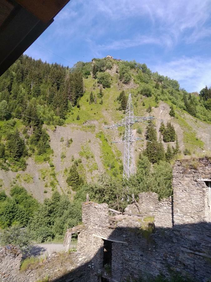 梅斯蒂亚Raul Lushnu Darbaz住宿加早餐旅馆 外观 照片