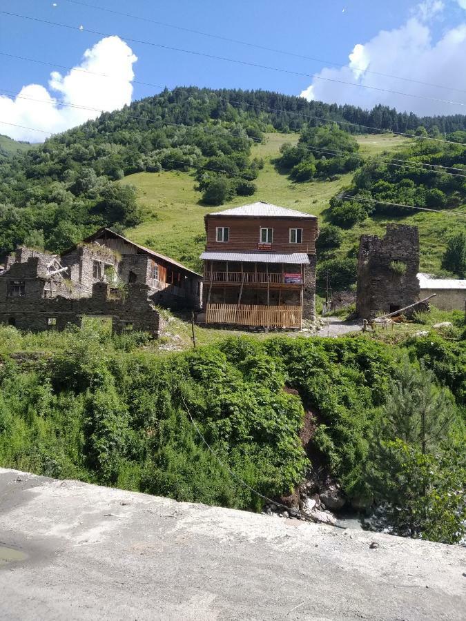梅斯蒂亚Raul Lushnu Darbaz住宿加早餐旅馆 外观 照片